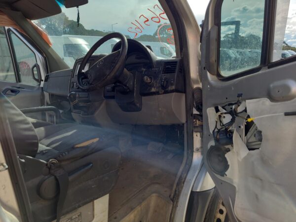 MERCEDES BENZ SPRINTER NCV3 10/2006-04/2018 LEFT REAR DOOR WINDOW - Image 21