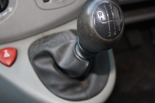 RENAULT TRAFIC X83 05/2007-12/2014 RADIATOR MANUAL T/M 2.0L M9R - Image 13