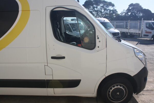 RENAULT MASTER X62 09/2011-ON BODY/DOOR MOULD RIGHT REAR - Image 8
