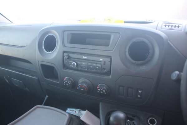 RENAULT MASTER X62 09/2011-ON RIGHT FRONT DOOR CAB CHASSIS - Image 11