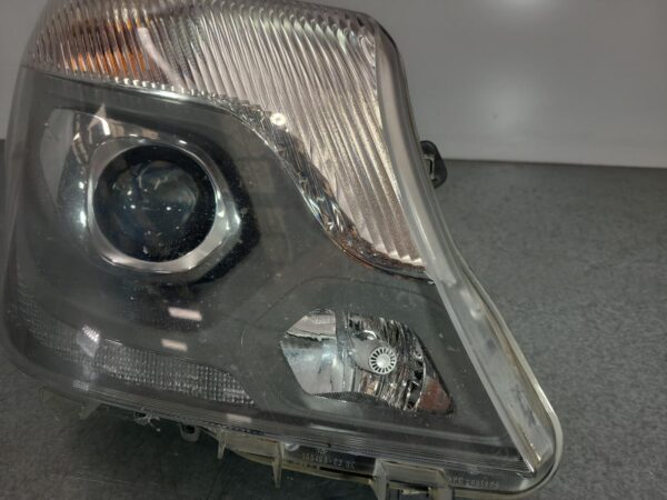 MERCEDES BENZ SPRINTER NCV3 10/2013-04/2018 RIGHT HEADLAMP - Image 4