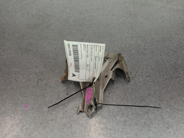 TOYOTA HILUX 09/2011-08/2015 BONNET HINGES PAIR - Image 2