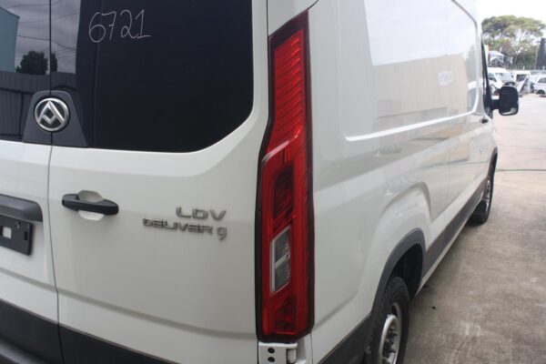 LDV DELIVER 9 07/2020-ON LOCK MECHANISM LEFT BARN DOOR LOWER - Image 9