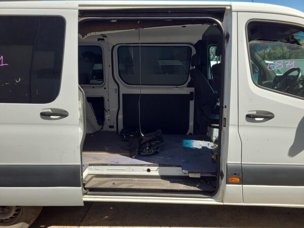 MERCEDES BENZ SPRINTER VS30 05/2018-ON RIGHT REAR SLIDING DOOR WINDOW GLASS - Image 17