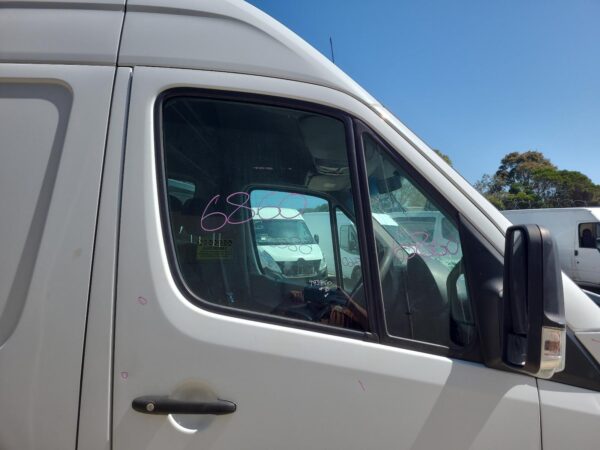 MERCEDES BENZ SPRINTER NCV3 10/2006-04/2018 RIGHT FRONT DOOR WINDOW - Image 9
