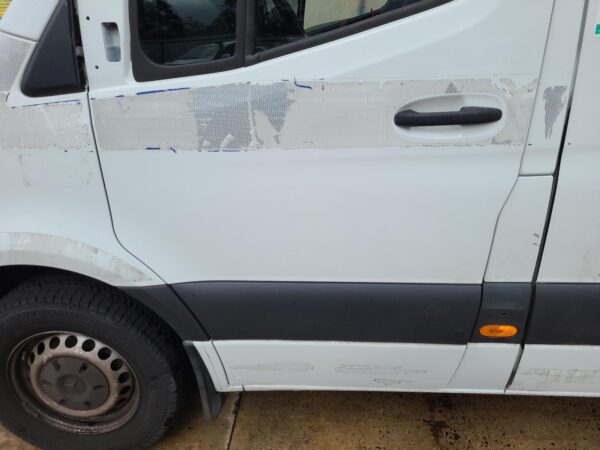 MERCEDES BENZ SPRINTER VS30 05/2018-ON FRONT LEFT QUARTER PANEL MOULD VAN - Image 21