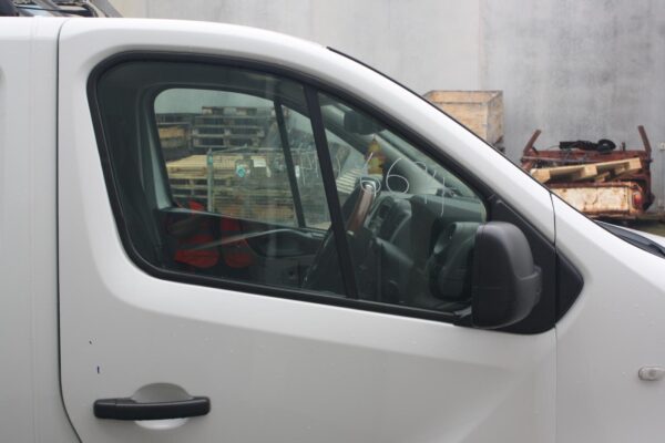 RENAULT TRAFIC X82 01/2015-ON UPPER LEFT TAILLIGHT IN BODY - Image 11