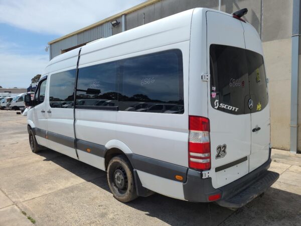 MERCEDES BENZ SPRINTER 10/2006-04/2018 UPPER RIGHT SLIDING DOOR ROLLER VAN - Image 5