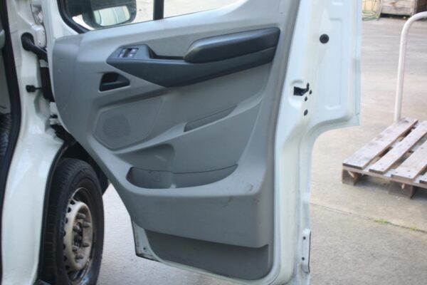 LDV DELIVER 9 07/2020-ON POWER WINDOW RIGHT FRONT MASTER SWITCH - Image 15