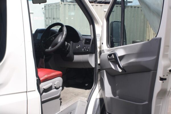 VOLKSWAGEN CRAFTER 02/2007-07/2017 RIGHT FRONT SEAT BOX STANDARD - Image 13