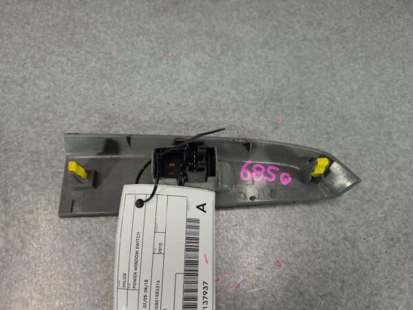 TOYOTA HILUX 02/2005-08/2015 POWER WINDOW SWITCH LEFT REAR - Image 4