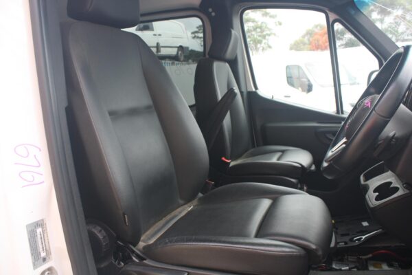 MERCEDES BENZ SPRINTER VS30 05/2018-ON STEERING WHEEL LEATHER - Image 23