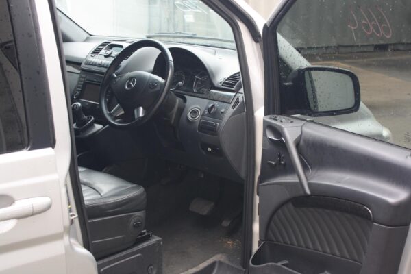 MERCEDES BENZ VIANO 639 03/2011-12/2014 RIGHT AIR VENTS ON DASH TRIM PANEL - Image 12