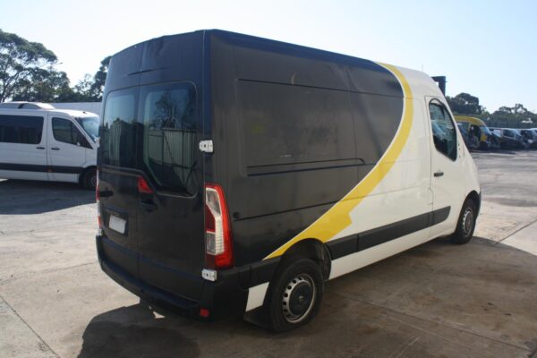 RENAULT MASTER X62 09/2011-ON BODY/DOOR MOULD RIGHT REAR - Image 6