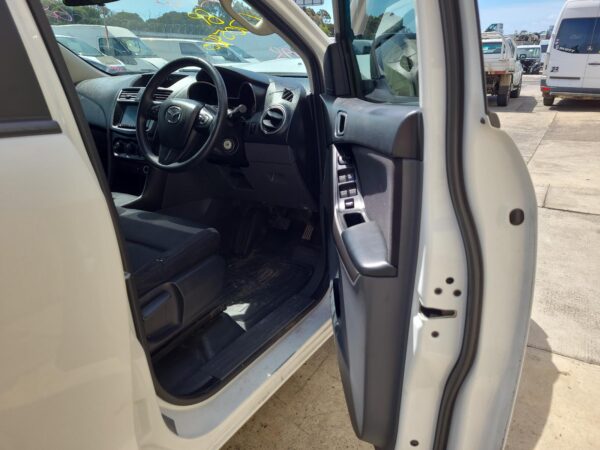 MAZDA BT50 UP-UR 10/2011-06/2020 RIGHT FRONT WINDOW REGULATOR/MOTOR 6 PIN - Image 8