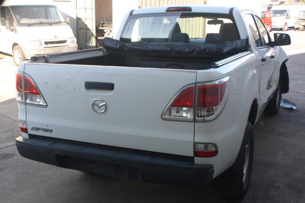 MAZDA BT50 UP-UR 10/2011-06/2020 RIGHT REAR GARNISH TAILGATE LAMP - Image 5