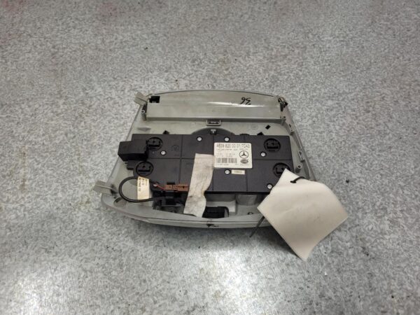 MERCEDES BENZ VITO 639 02/2011-02/2015 COURTESY LIGHT MY11 - Image 4