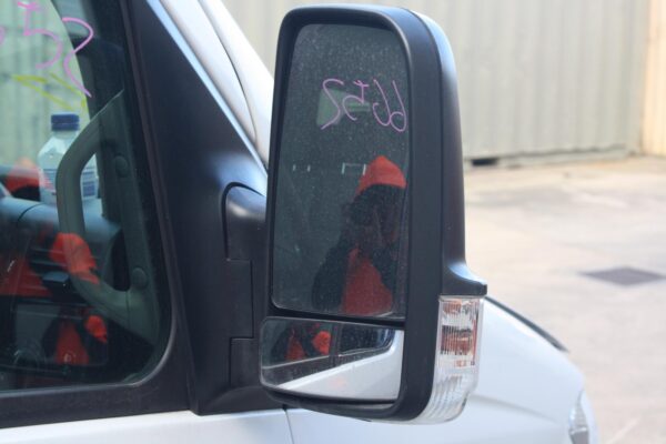 MERCEDES BENZ SPRINTER 10/2006-04/2018 RIGHT SEAT BOX STANDARD TYPE VAN - Image 5