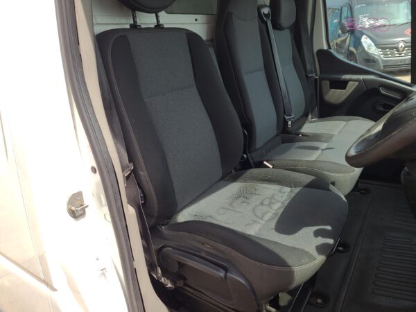 RENAULT MASTER X62 09/2011-ON LEFT FRONT RUBBER SEAL - Image 10