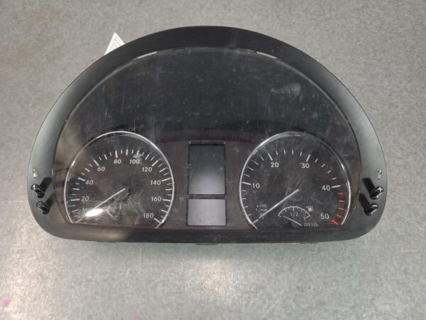 MERCEDES BENZ SPRINTER NCV3 01/2012-04/2018 INSTRUMENT CLUSTER DIESEL - Image 2