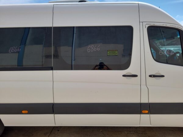 MERCEDES BENZ SPRINTER 10/2006-04/2018 UPPER RIGHT SLIDING DOOR ROLLER VAN - Image 10