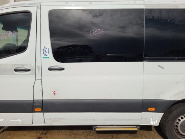 MERCEDES BENZ SPRINTER VS30 05/2018-ON LEFT REAR QUARTER PANEL MOULD VAN - Image 18