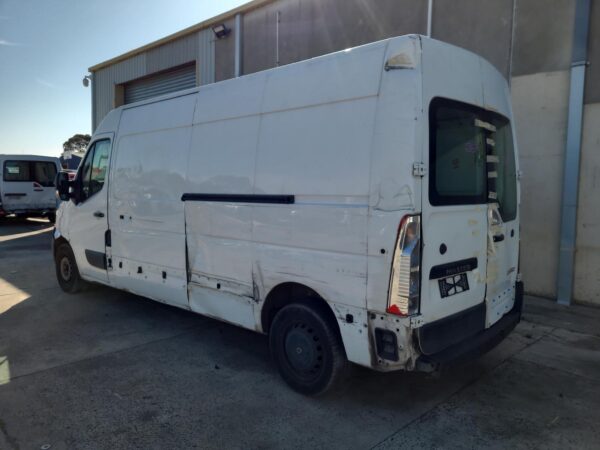 RENAULT MASTER X62 09/2012-ON LEFT BARN DOOR GLASS - Image 4
