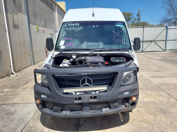 MERCEDES BENZ SPRINTER 10/2006-04/2018 UPPER RIGHT SLIDING DOOR ROLLER VAN - Image 8