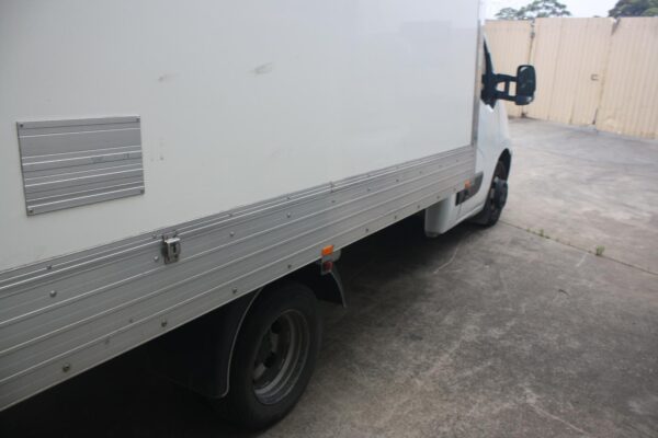 RENAULT MASTER X62 09/2011-ON FAN SHROUD RWD - Image 3