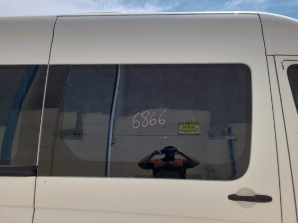 MERCEDES BENZ SPRINTER 10/2006-04/2018 UPPER RIGHT SLIDING DOOR ROLLER VAN - Image 11