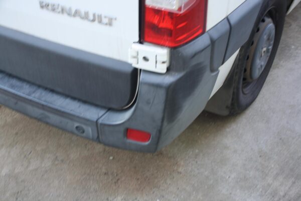RENAULT MASTER X62 09/2011-ON RIGHT FRONT BODY/DOOR MOULD NEXT TO FRONT DOOR - Image 25
