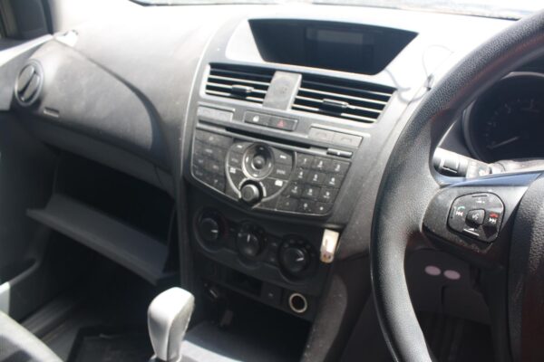 MAZDA BT50 UP-UR 10/2011-06/2020 RIGHT REAR GARNISH TAILGATE LAMP - Image 22