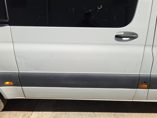 MERCEDES BENZ SPRINTER VS30 05/2018-ON RIGHT REAR SLIDING DOOR WINDOW GLASS - Image 15
