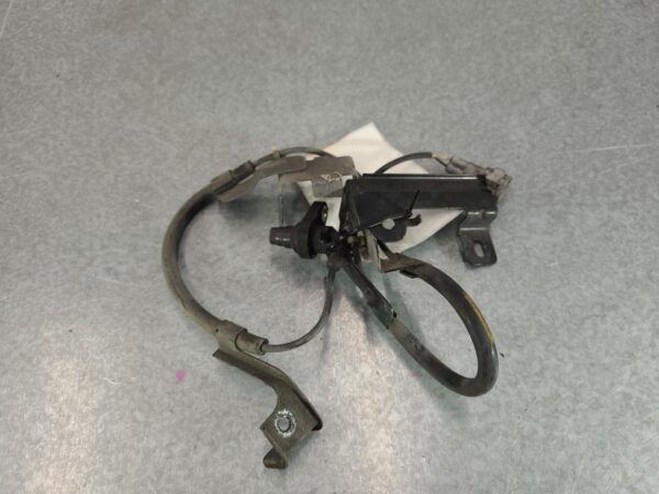 TOYOTA HIACE TRH/KDH 03/2005-04/2019 ABS SENSOR RIGHT FRONT - Image 2