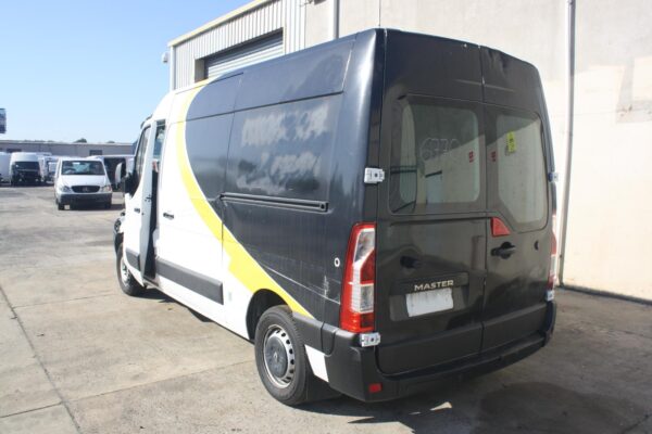 RENAULT MASTER X62 09/2011-ON BODY/DOOR MOULD RIGHT REAR - Image 5