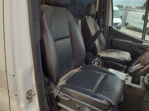 MERCEDES BENZ SPRINTER VS30 05/2018-ON MUD FLAPS RIGHT FRONT - Image 11