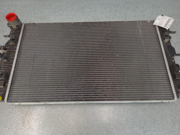 MERCEDES BENZ SPRINTER 05/2018-ON RADIATOR AUTOMATIC T/M 3.0L DIESEL RWD - Image 2