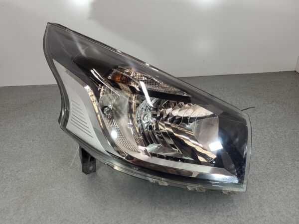 RENAULT TRAFIC X82 01/2015-12/2021 RIGHT HEADLAMP W/ HALOGEN TYPE - Image 14
