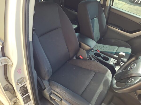 MAZDA BT50 UP-UR 10/2011-06/2020 RIGHT FRONT DOOR WINDOW DUAL CAB - Image 9