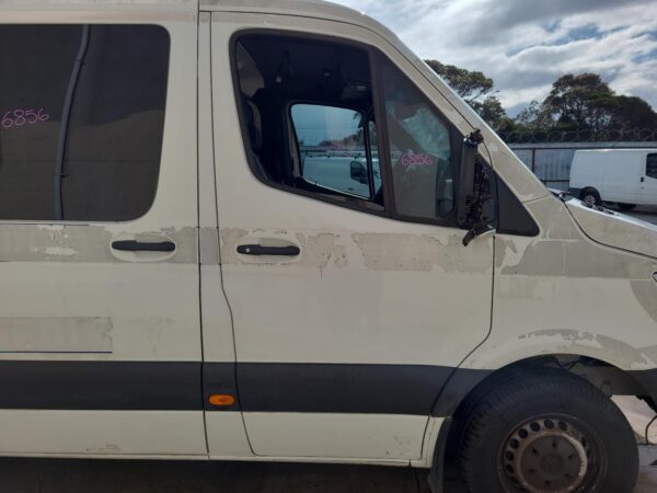 MERCEDES BENZ SPRINTER VS30 05/2018-ON RIGHT DOOR MIRROR VAN TYPE - Image 10