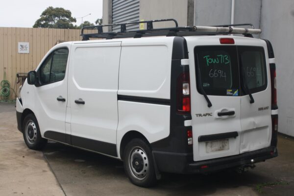 RENAULT TRAFIC X82 01/2015-ON UPPER LEFT TAILLIGHT IN BODY - Image 3