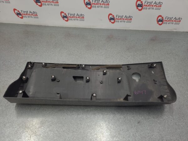 FORD TRANSIT VO 02/2014-04/2019 LEFT REAR BACK DOOR GARNISH - Image 4