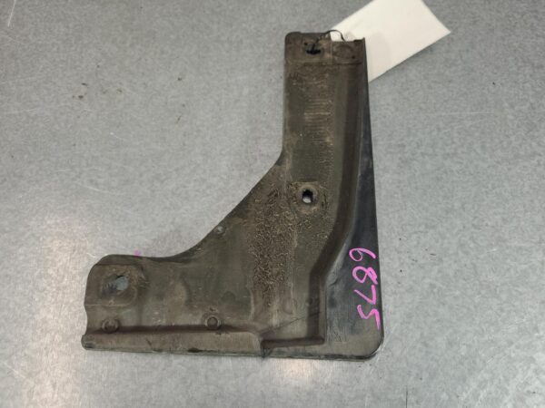 TOYOTA HIACE TRH/KDH 03/2005-04/2019 MUD FLAPS RIGHT FRONT - Image 4