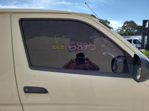 TOYOTA HIACE TRH/KDH 03/2005-04/2019 MUD FLAPS RIGHT FRONT - Image 27