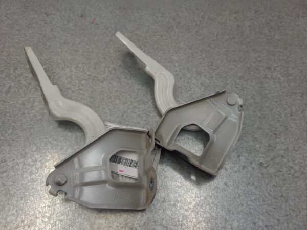 LDV DELIVER 9 07/2020-ON BONNET HINGE/STRUT PAIR - Image 23