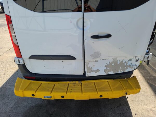 MERCEDES BENZ SPRINTER VS30 05/2018-ON RIGHT GLASS BARN DOOR VAN - Image 18