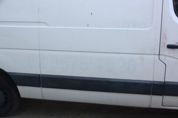 RENAULT MASTER X62 09/2011-ON RIGHT FRONT BODY/DOOR MOULD NEXT TO FRONT DOOR - Image 15