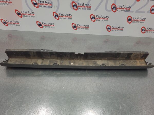 MERCEDES BENZ VITO 04/2004-02/2015 REAR BUMPER BAR CENTRE NON PARK - Image 5