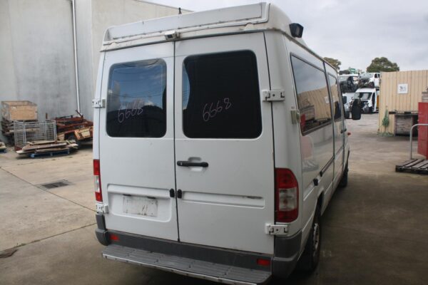 MERCEDES BENZ SPRINTER 02/1998-10/2006 MOUNT VAN - Image 6