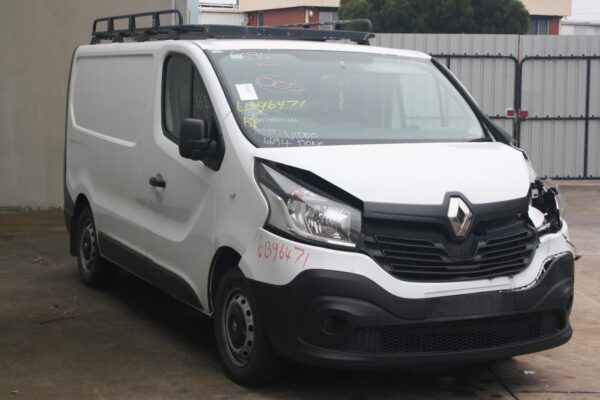 RENAULT TRAFIC X82 01/2015-ON UPPER RIGHT TAILLIGHT IN BODY - Image 2